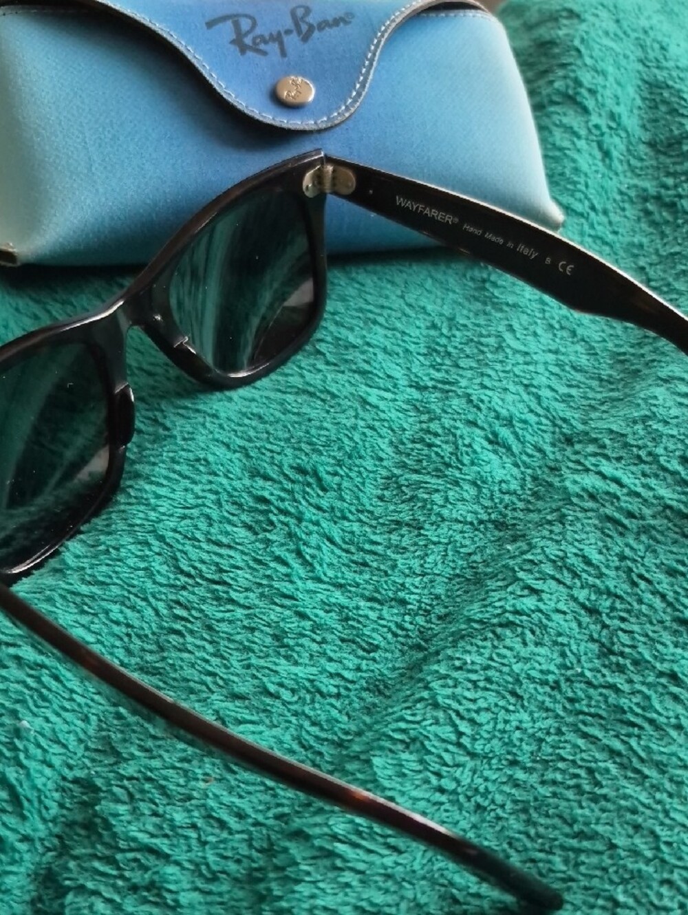 Ray-Ban Turtle-Shell Wayfarer Sunglasses with Blue Case - Picture 4 of 8
